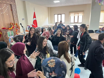 Selçuk Üniversitesi Bozkır MYO'dan 3 Aralık Farkındalığı: Kalpler Birleşti!